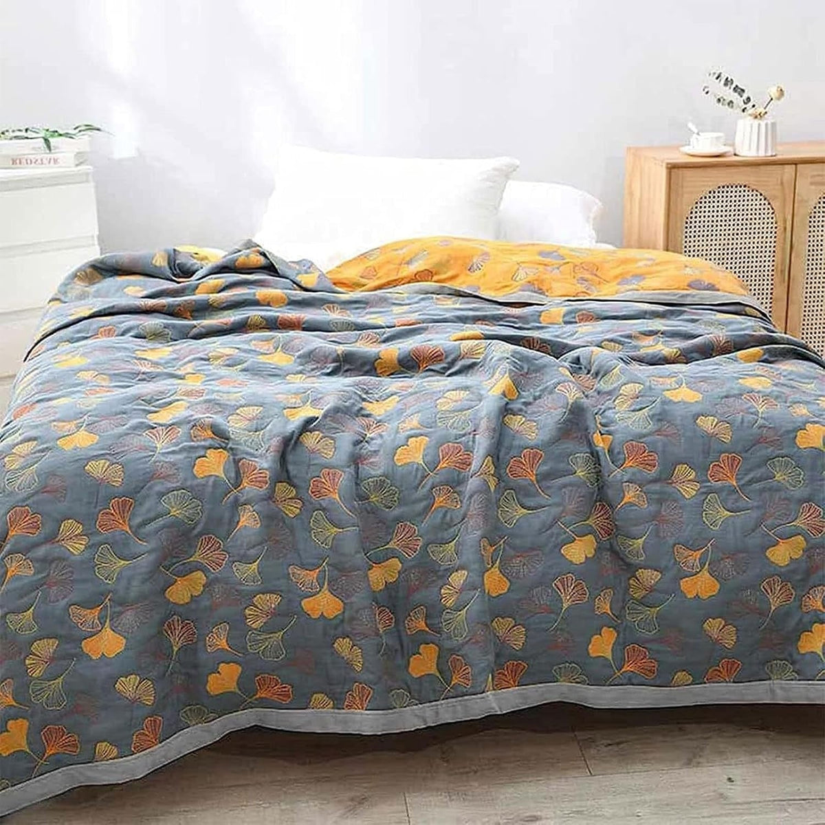 Throw Blanket with Ginkgo Leaf Pattern