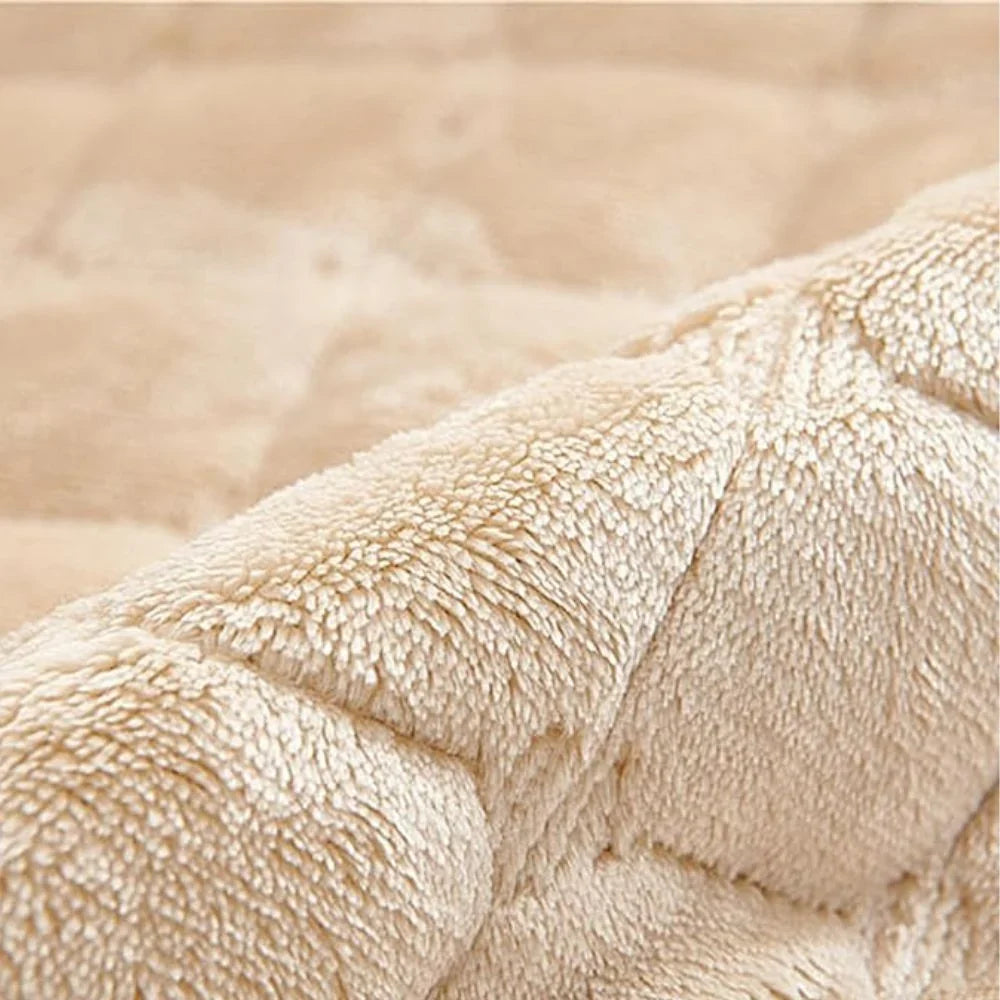 Armchair Cover | Quilted Microfiber & Non-Slip | Integrated Side Pocket