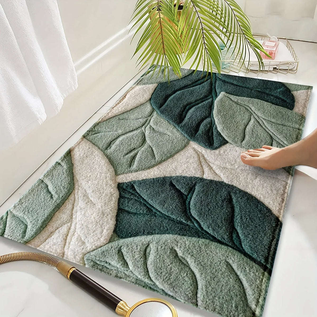 Bath Mat | Microfiber, Quick-Drying & Non-Slip Backing | Leaf Pattern