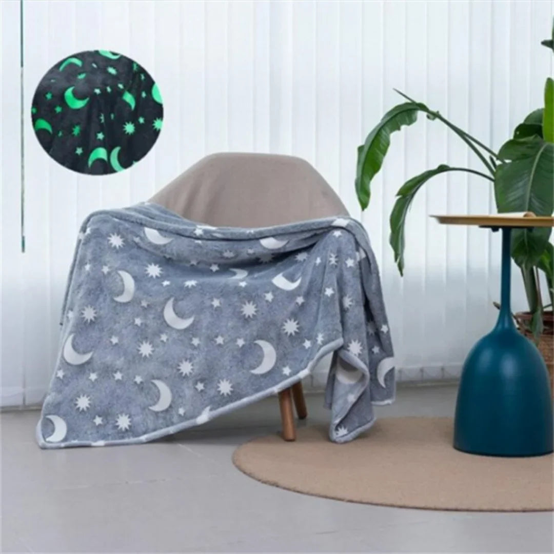 Children's Blanket | Glows Without Batteries & Hypoallergenic Fleece | 120 x 150 cm