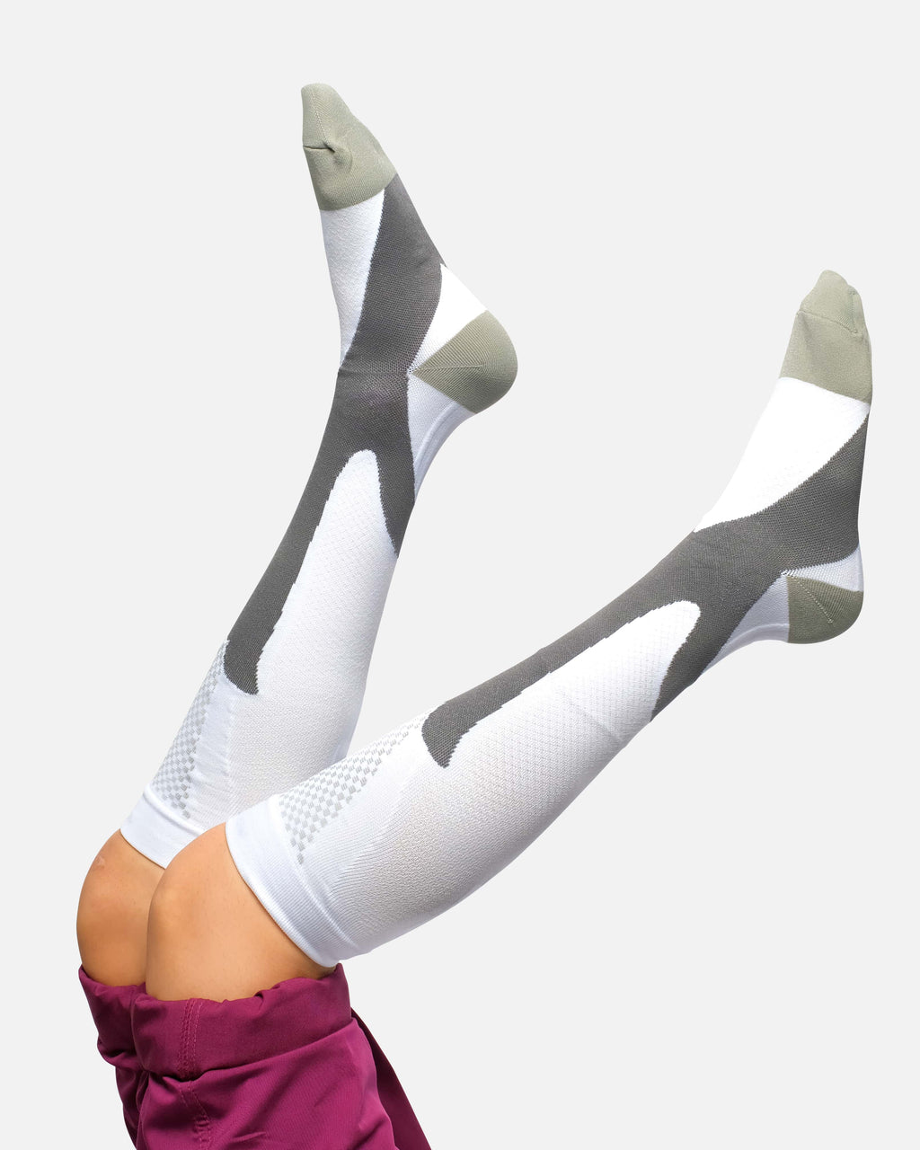 Compression Socks | Graduated 15-20 mmHg & Seamless Knee-High