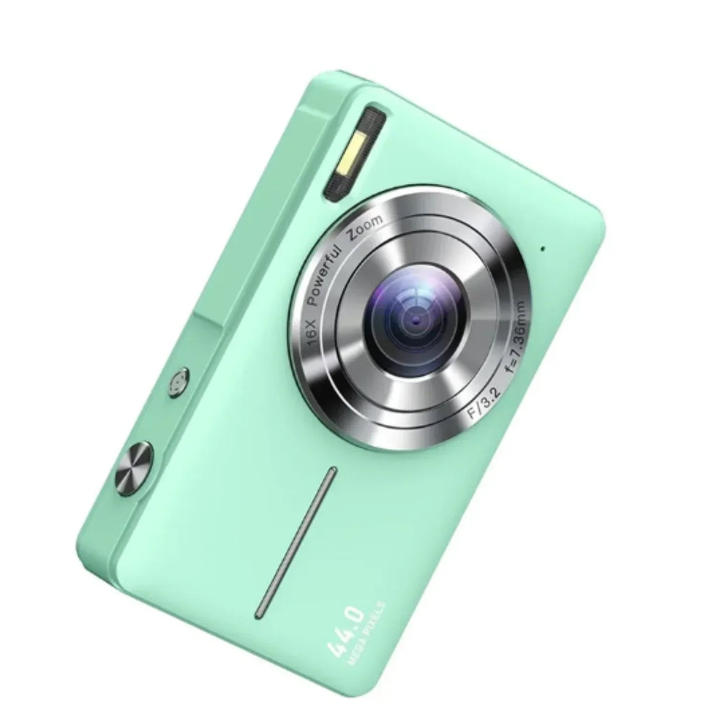 Digital Camera | Retro Style & 1080p Full HD | Includes 32 GB SD Card