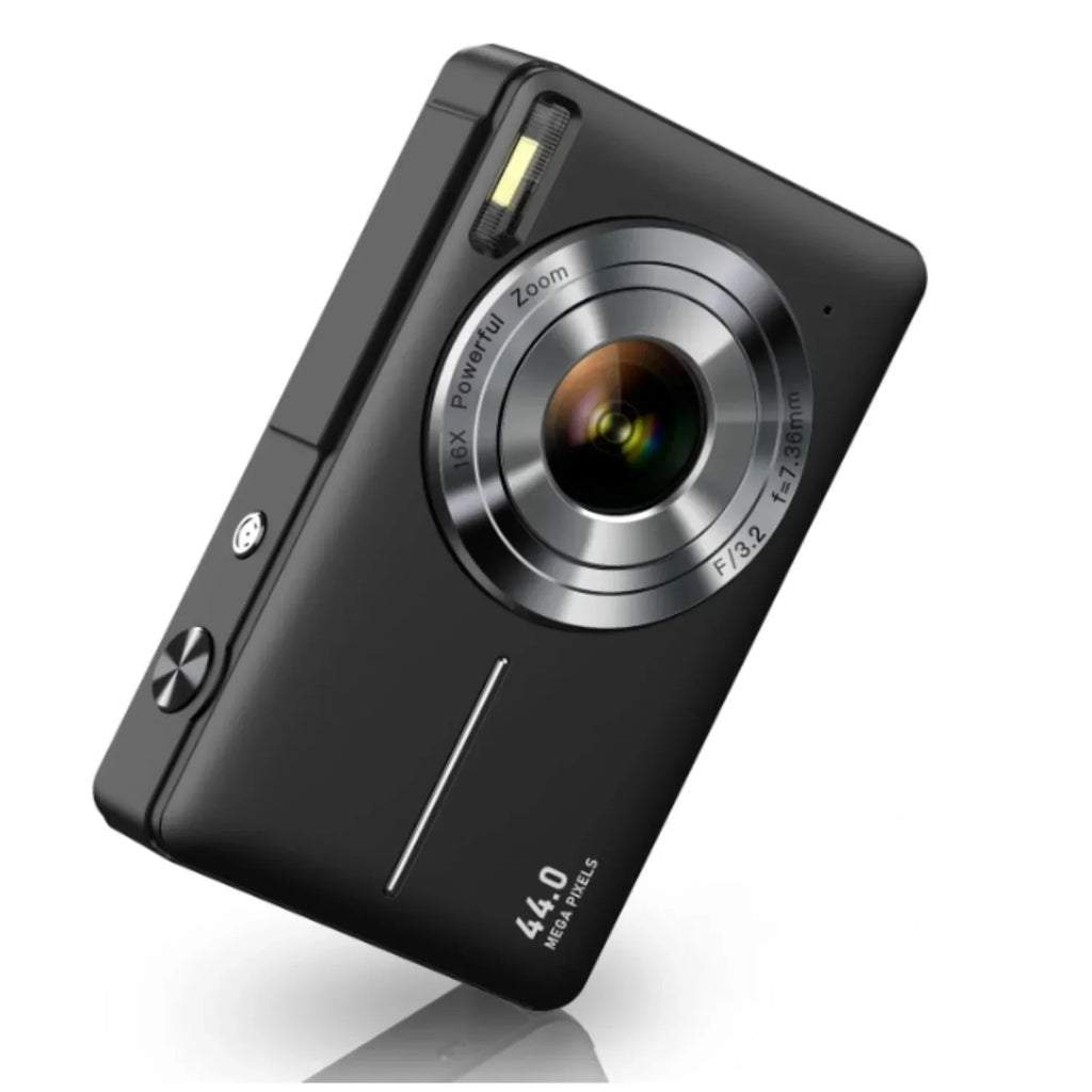 Digital Camera | Retro Style & 1080p Full HD | Includes 32 GB SD Card
