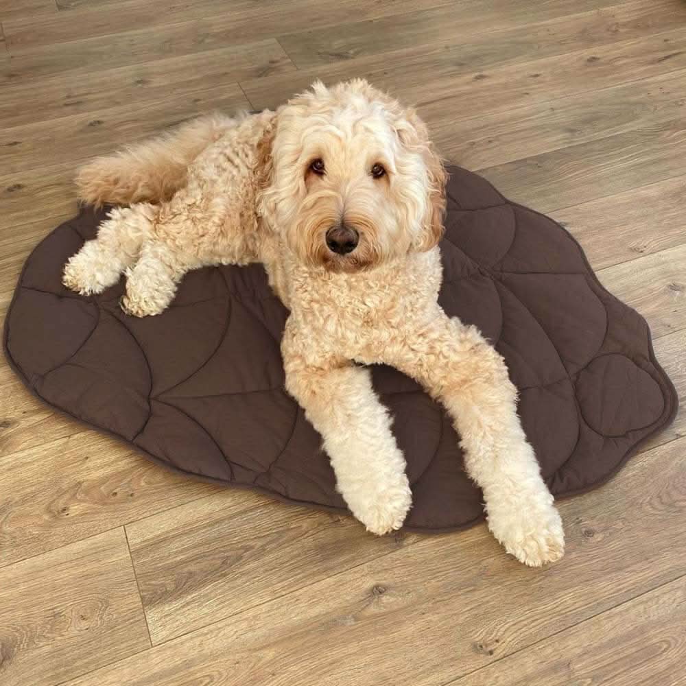 Dog Mat | Leaf-Shaped Cotton-Polyester & Machine-Washable | For Medium & Large Dogs