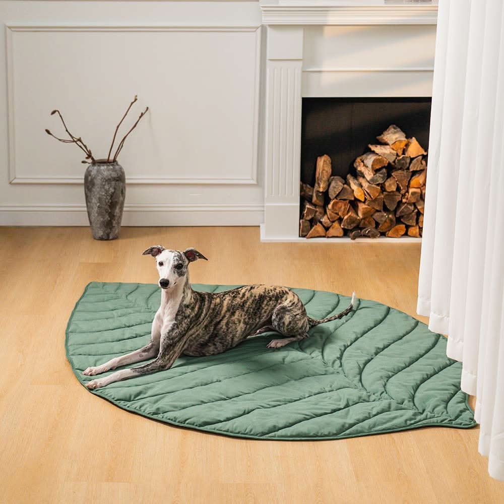 Dog Mat | Leaf-Shaped Cotton-Polyester & Machine-Washable | For Medium & Large Dogs