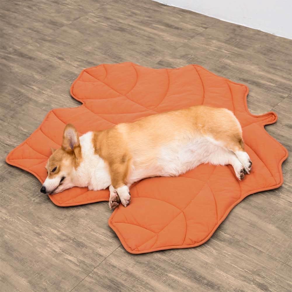 Dog Mat | Leaf-Shaped Cotton-Polyester & Machine-Washable | For Medium & Large Dogs
