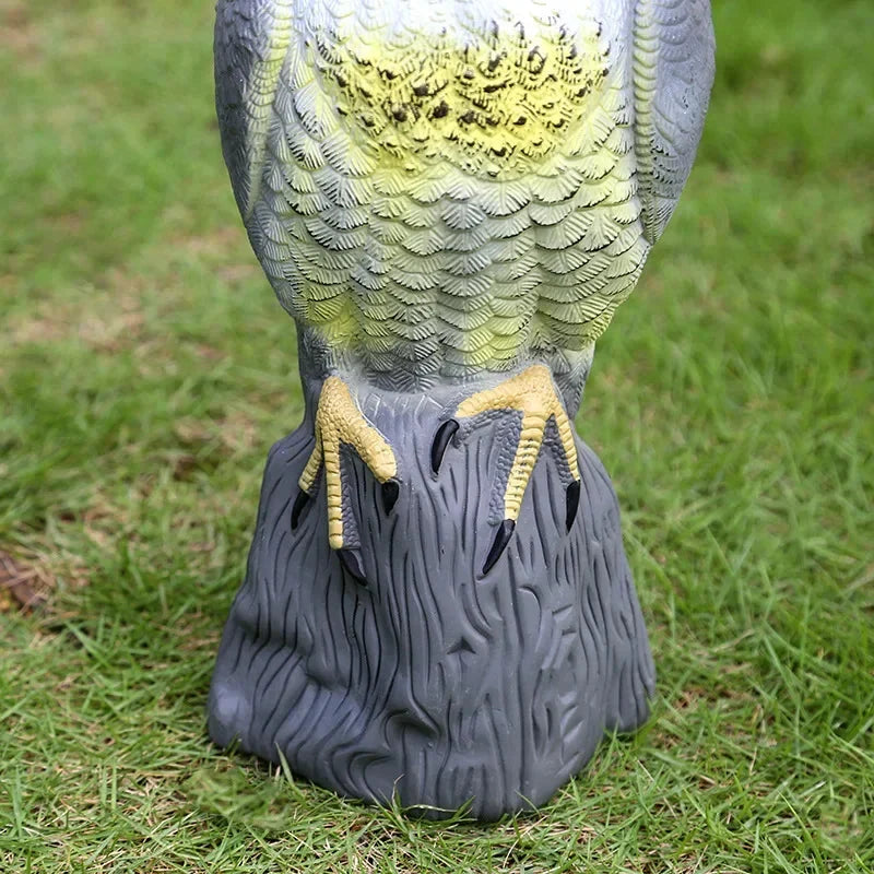 Falcon Decoy | Lifelike Bird Deterrent & Weather-Resistant | 40 x 17.5 x 17 cm