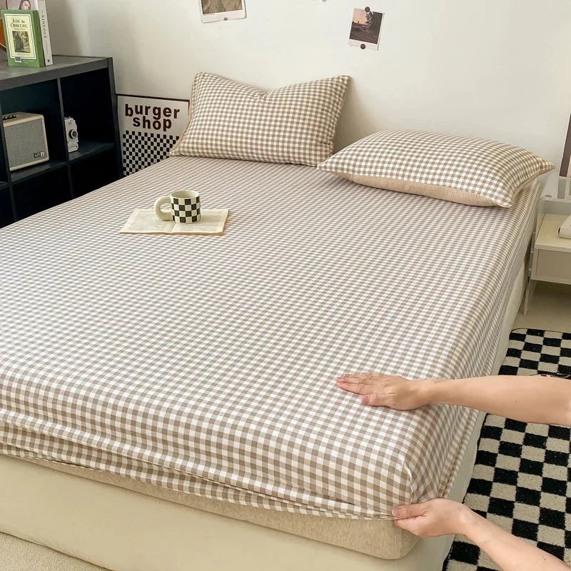 Fitted Sheet Mattress Protector | Non-Slip & Elastic Bands | Fits Up To 28 cm