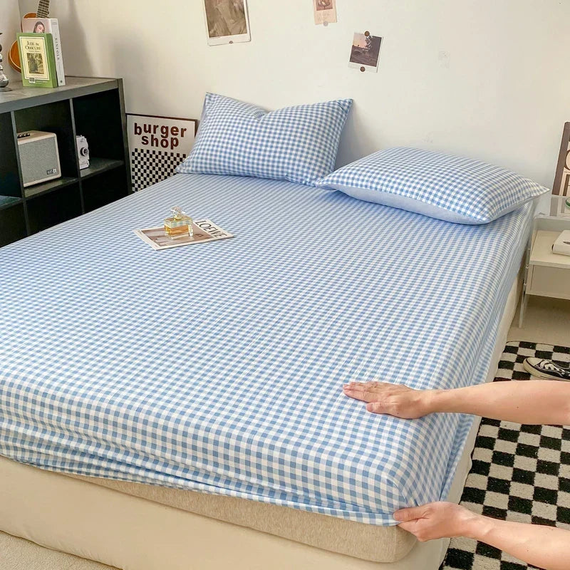 Fitted Sheet Mattress Protector | Non-Slip & Elastic Bands | Fits Up To 28 cm