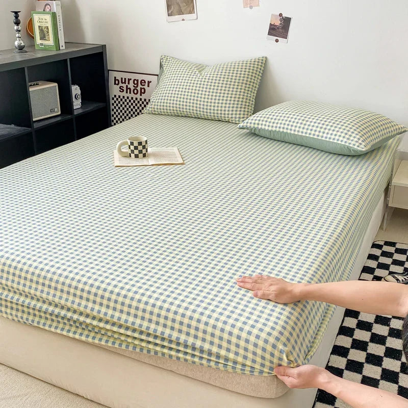 Fitted Sheet Mattress Protector | Non-Slip & Elastic Bands | Fits Up To 28 cm