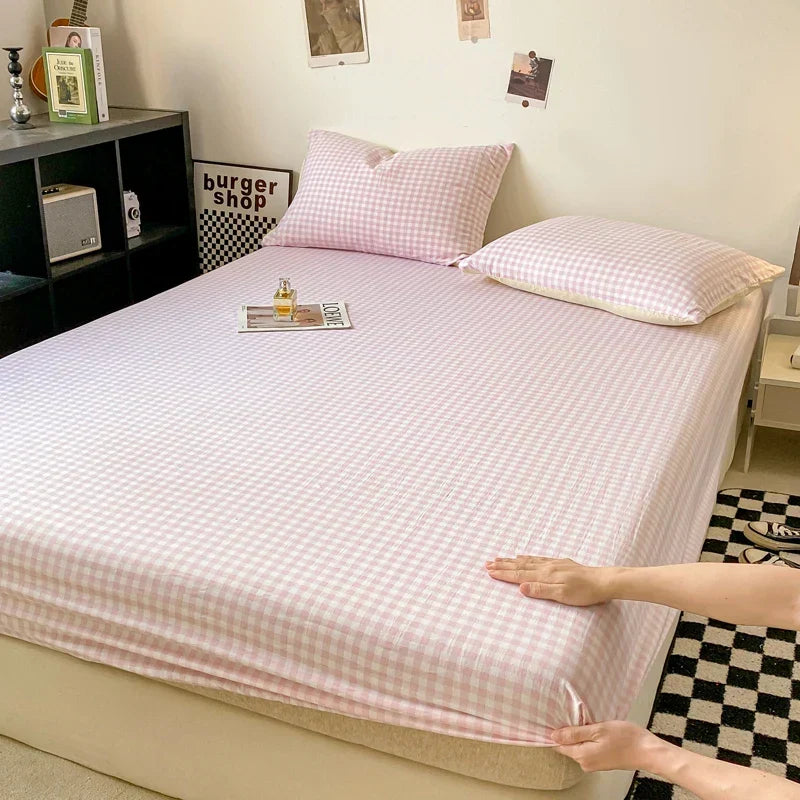 Fitted Sheet Mattress Protector | Non-Slip & Elastic Bands | Fits Up To 28 cm