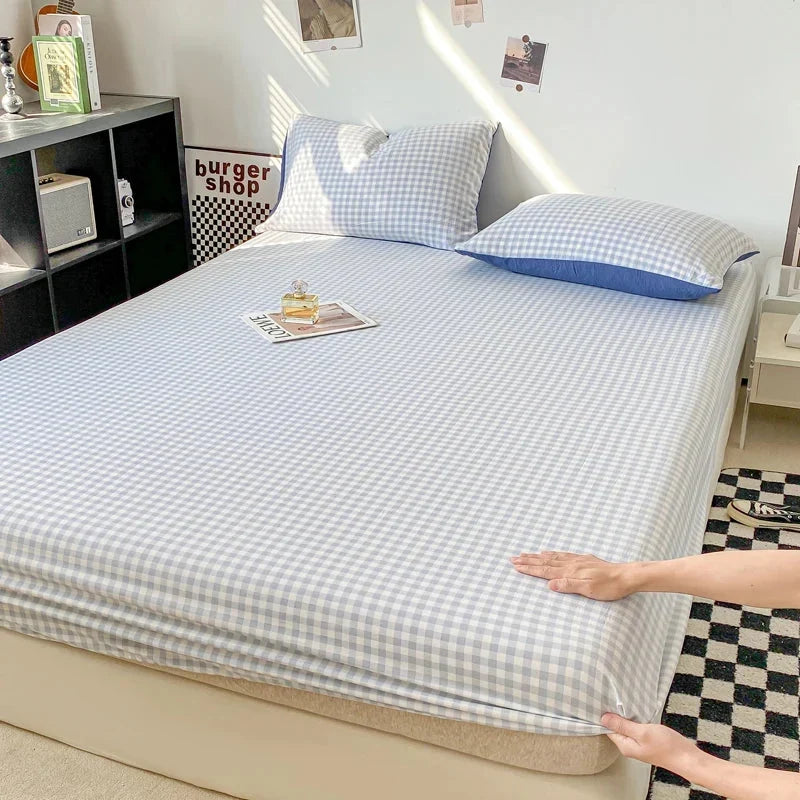 Fitted Sheet Mattress Protector | Non-Slip & Elastic Bands | Fits Up To 28 cm