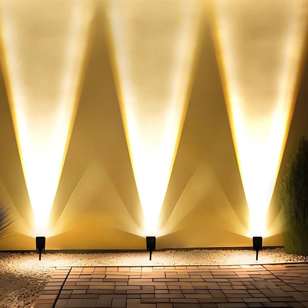 Garden Spotlight | Solar-Powered & Adjustable Zoom | IP65 Weatherproof