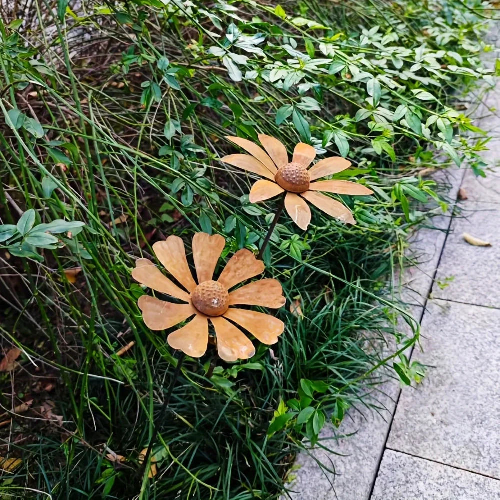 Garden Stakes | Weather-Resistant Metal & Rustic Daisy Finish | Set of 5