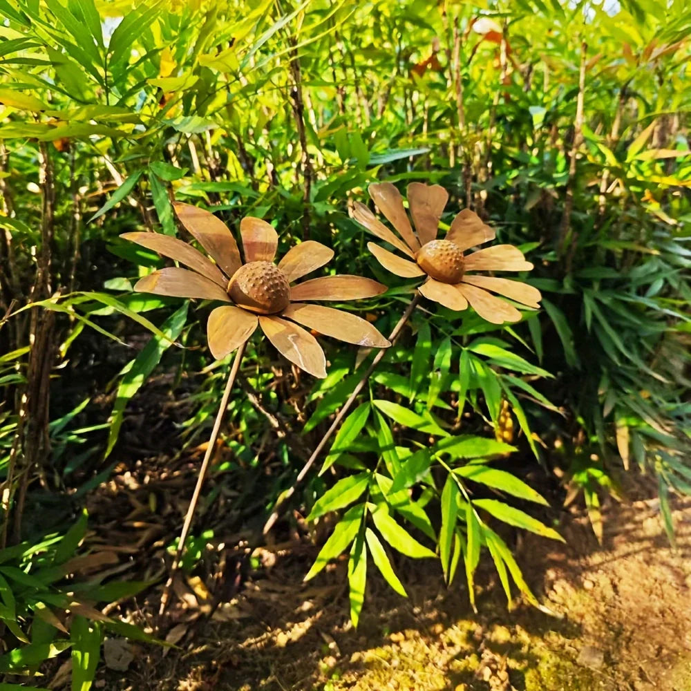 Garden Stakes | Weather-Resistant Metal & Rustic Daisy Finish | Set of 5
