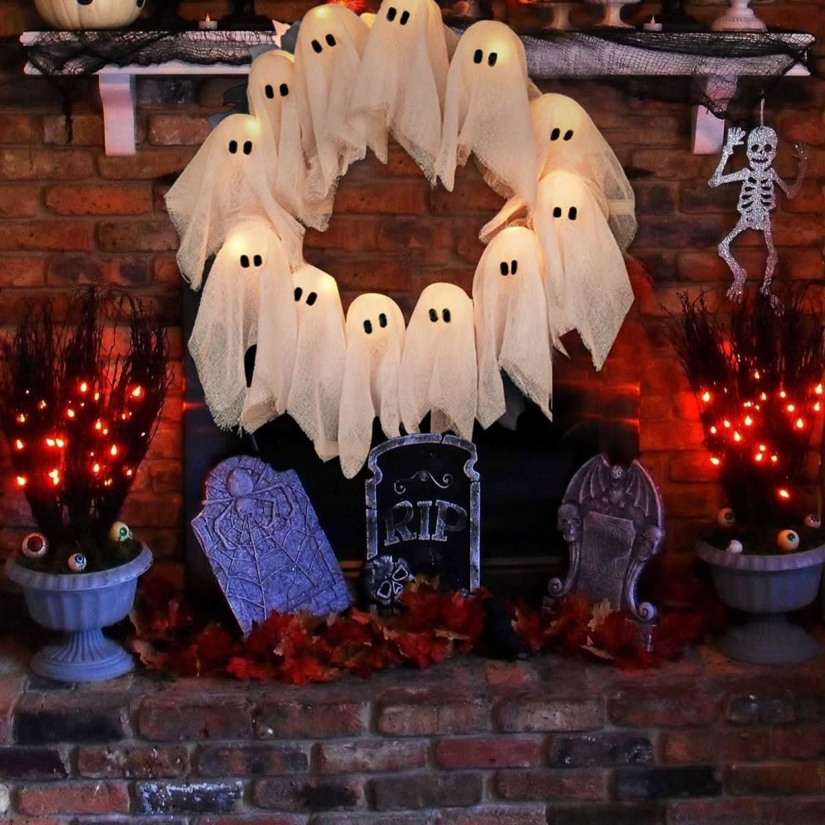 Halloween Wreath | LED Ghost Design & Energy-Efficient | 35 x 35 cm