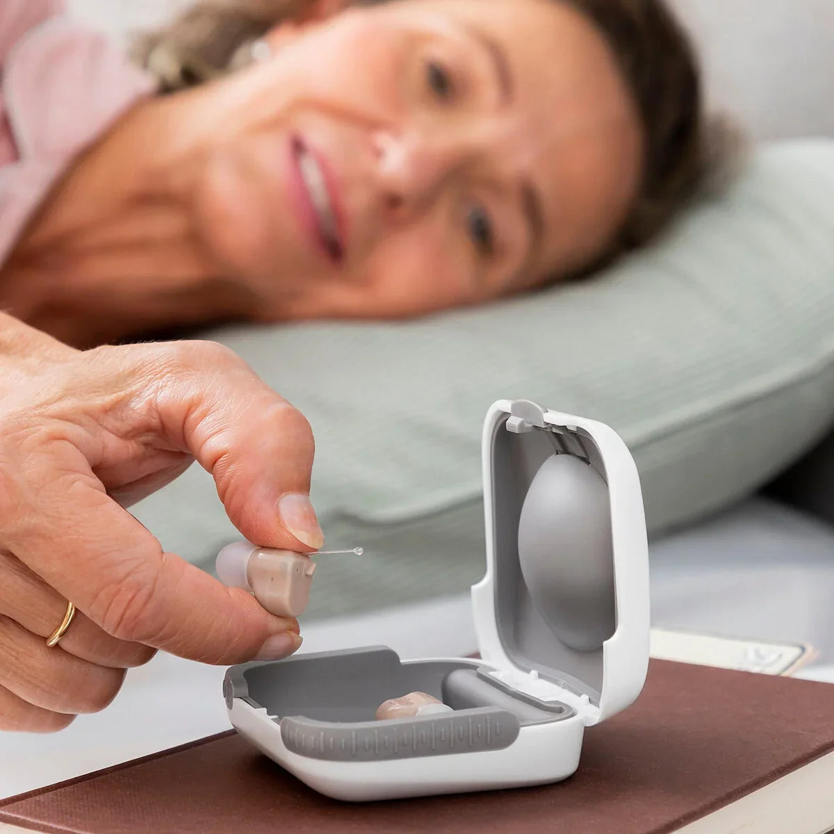Hearing Amplifier | Ultra-Light & Discreet | Up to 35 Hours Battery Life