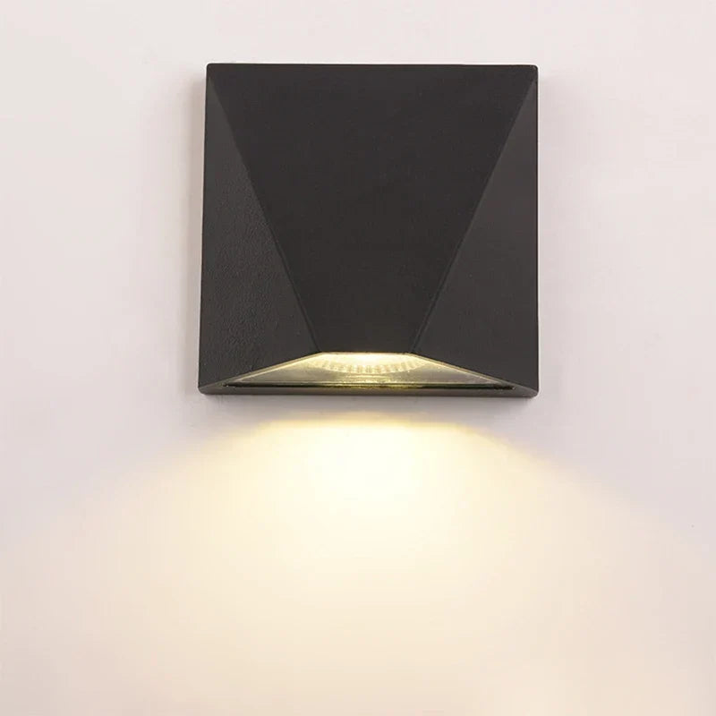 Outdoor LED Wall Light | Aluminum Alloy & IP65 Waterproof