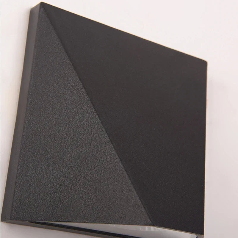 Outdoor LED Wall Light | Aluminum Alloy & IP65 Waterproof