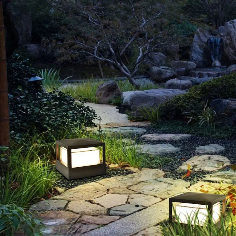 Outdoor Path Light | Integrated LED & Waterproof Aluminum | 700–1200 lm