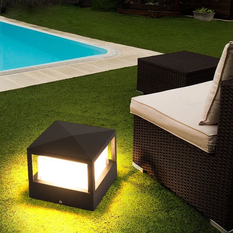 Outdoor Path Light | Integrated LED & Waterproof Aluminum | 700–1200 lm