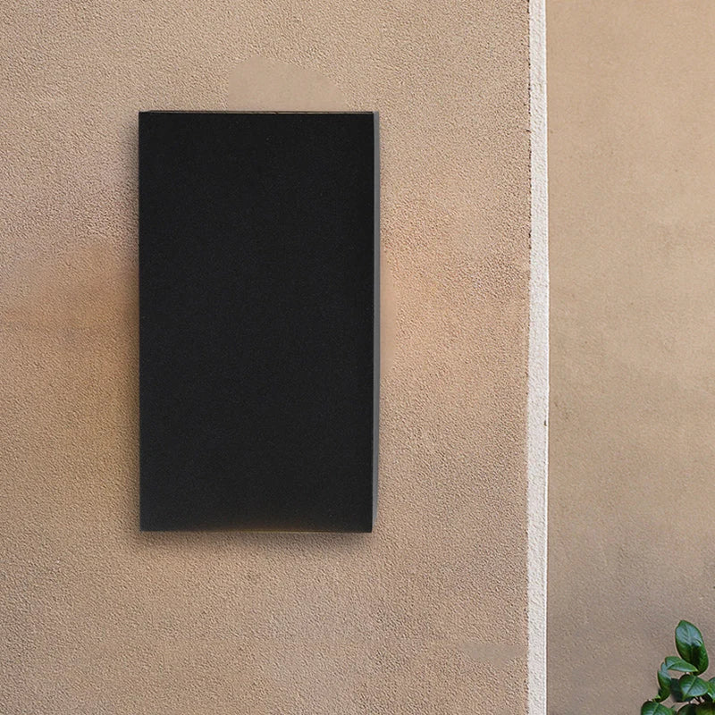 Outdoor Wall Light | Integrated LED & IP65 Waterproof | 1000 Lumens