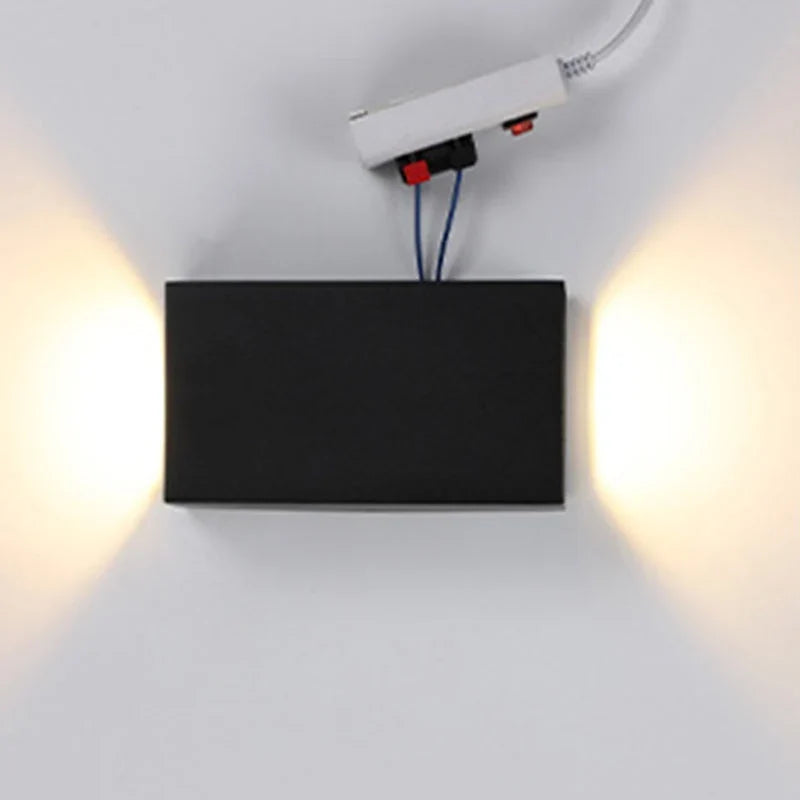 Outdoor Wall Light | Integrated LED & IP65 Waterproof | 1000 Lumens
