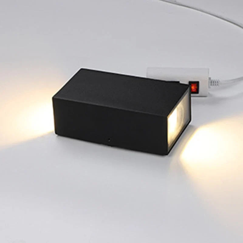 Outdoor Wall Light | Integrated LED & IP65 Waterproof | 1000 Lumens
