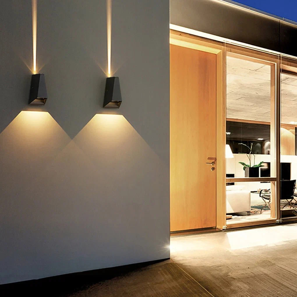 Outdoor Wall Light | Up & Down Dual-Light & Rust-Resistant Aluminum | IP54 Rated