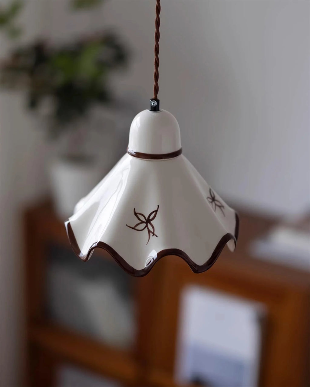 Pendant Lamp | Wavy Ceramic Shade & Dimmer-Compatible | Two Sizes