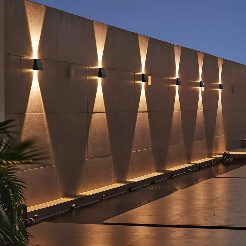 Solar LED Wall Light | Automatic Wireless & IP65 Weatherproof | Up to 10-Hour Runtime