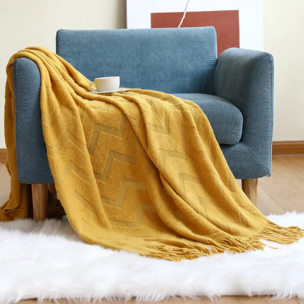 Throw Blanket | Soft 100% Acrylic & Geometric Jacquard | 130 x 230 cm