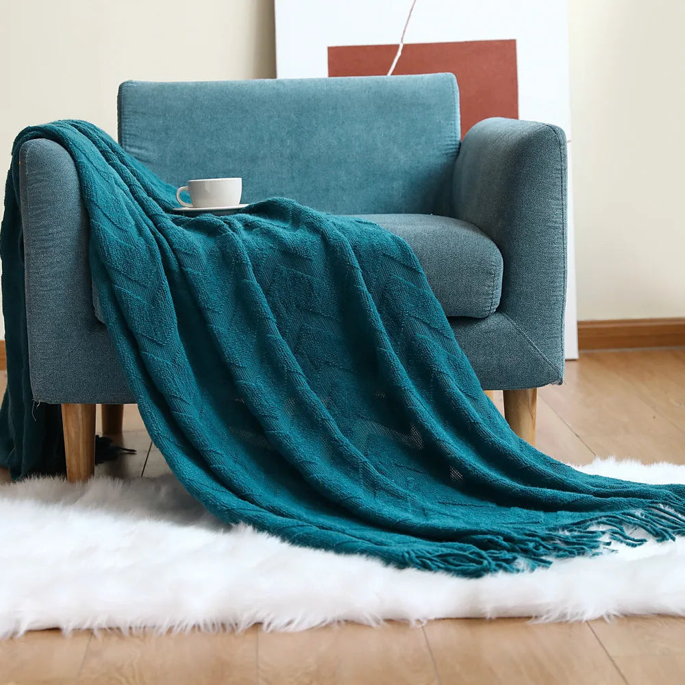 Throw Blanket | Soft 100% Acrylic & Geometric Jacquard | 130 x 230 cm