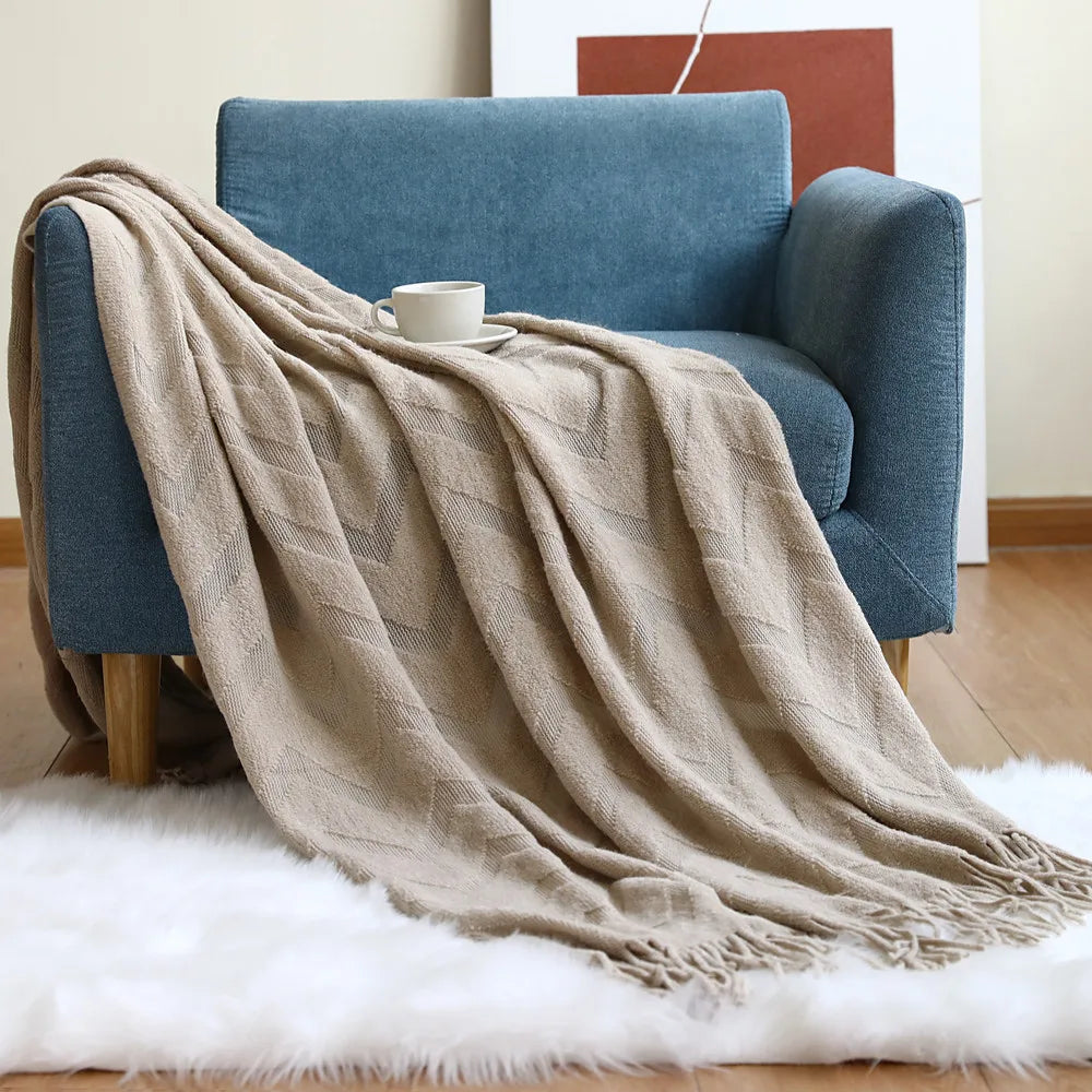 Throw Blanket | Soft 100% Acrylic & Geometric Jacquard | 130 x 230 cm