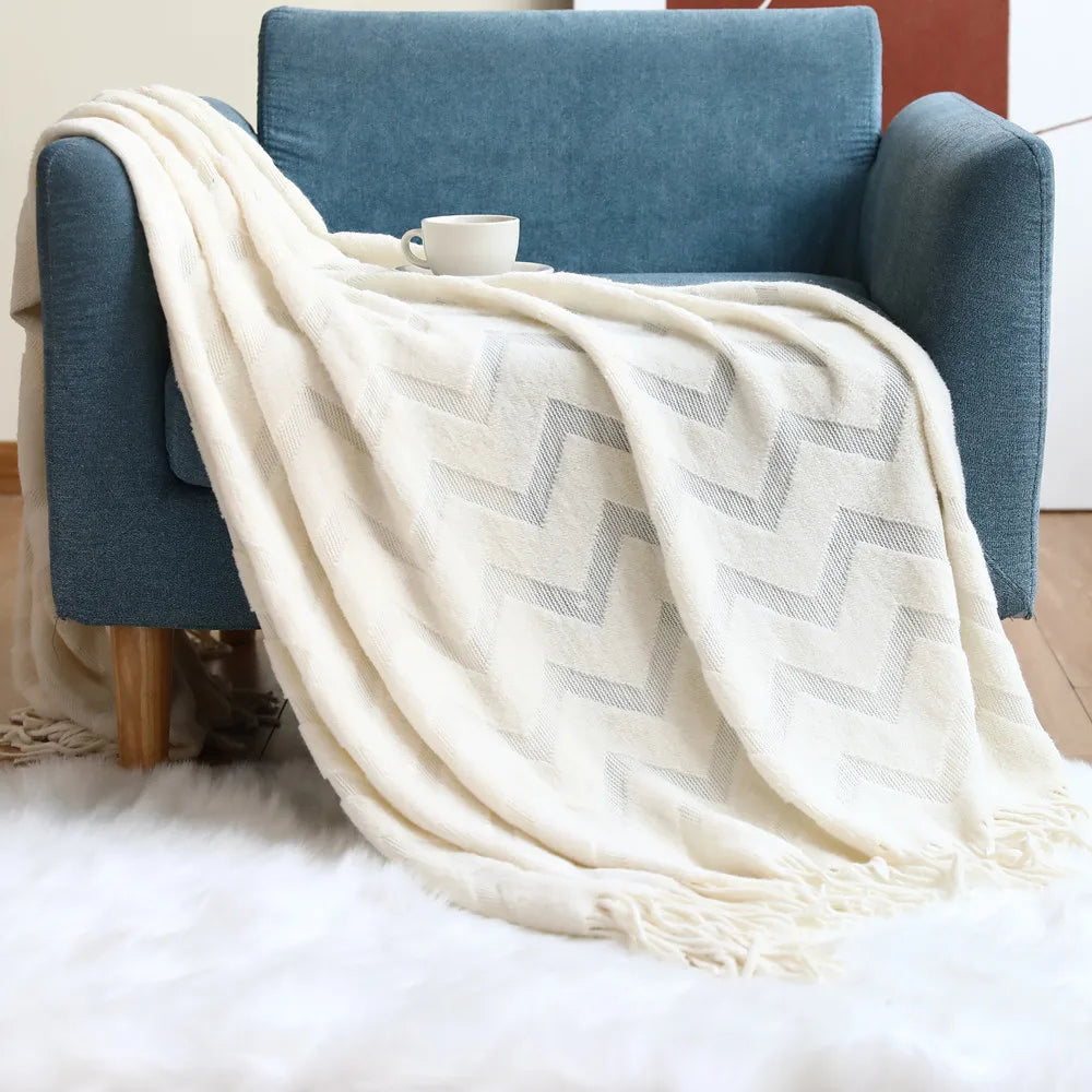 Throw Blanket | Soft 100% Acrylic & Geometric Jacquard | 130 x 230 cm