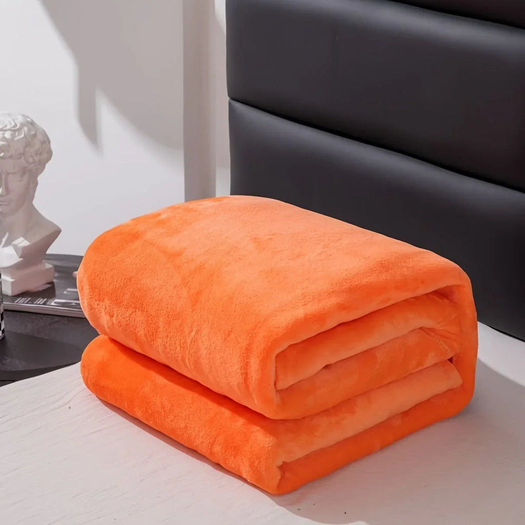 Throw Blanket | Soft & Machine-Washable Knitted Polyester | 70 x 100–200 x 230 cm