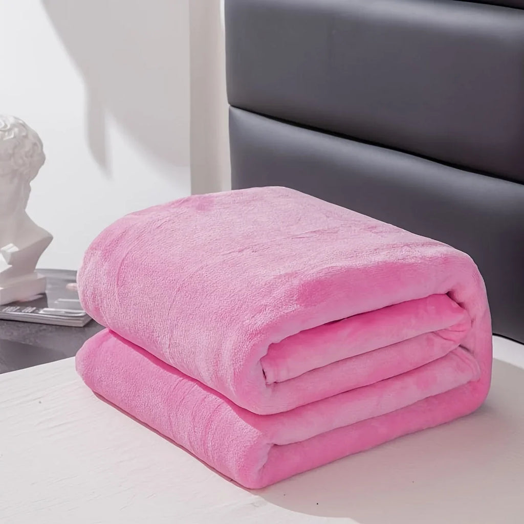 Throw Blanket | Soft & Machine-Washable Knitted Polyester | 70 x 100–200 x 230 cm