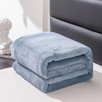 Throw Blanket | Soft & Machine-Washable Knitted Polyester | 70 x 100–200 x 230 cm