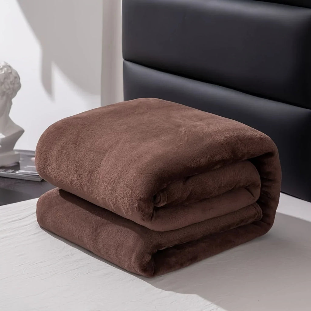 Throw Blanket | Soft & Machine-Washable Knitted Polyester | 70 x 100–200 x 230 cm