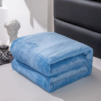 Throw Blanket | Soft & Machine-Washable Knitted Polyester | 70 x 100–200 x 230 cm