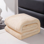 Throw Blanket | Soft & Machine-Washable Knitted Polyester | 70 x 100–200 x 230 cm