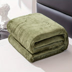 Throw Blanket | Soft & Machine-Washable Knitted Polyester | 70 x 100–200 x 230 cm