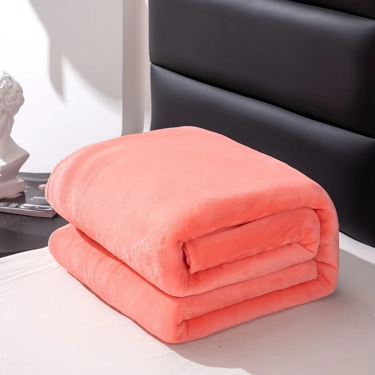 Throw Blanket | Soft & Machine-Washable Knitted Polyester | 70 x 100–200 x 230 cm