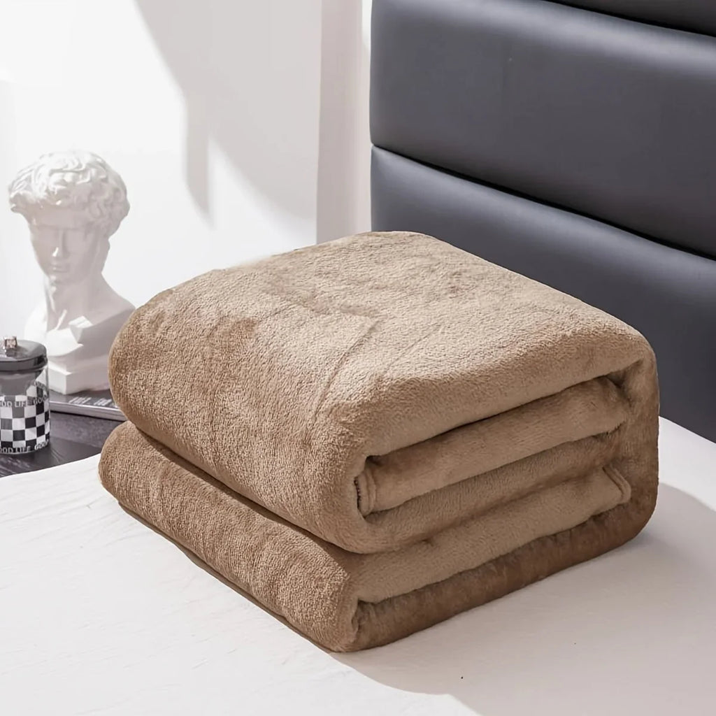 Throw Blanket | Soft & Machine-Washable Knitted Polyester | 70 x 100–200 x 230 cm