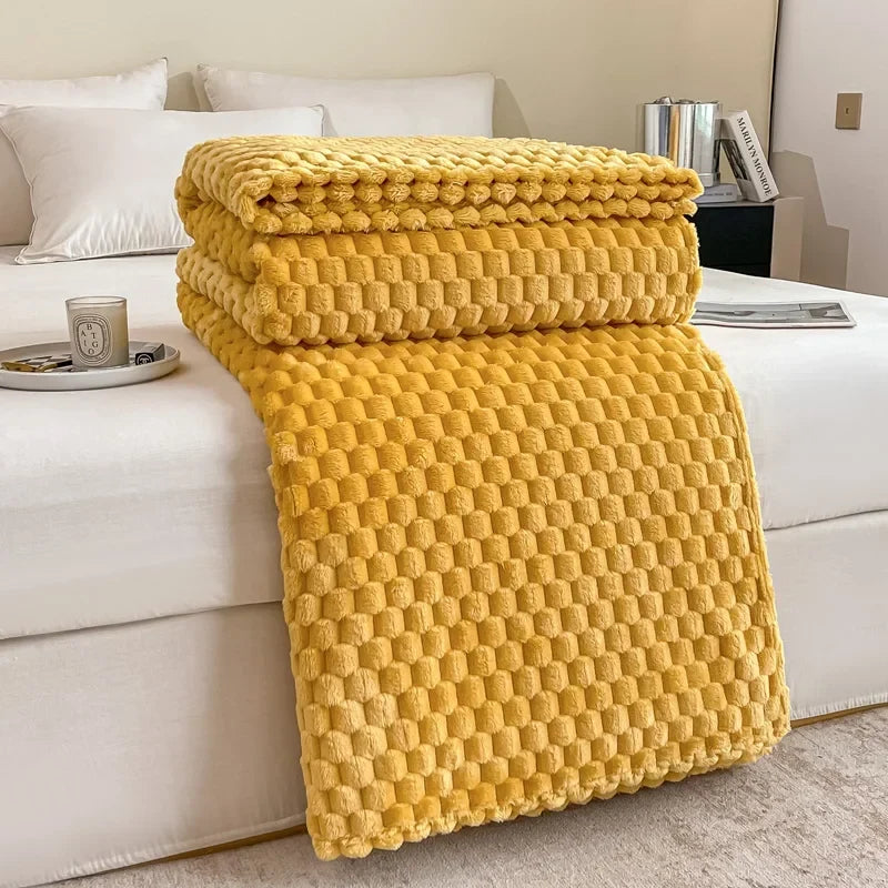 Throw Blanket | Soft Velvet & Checkered Pattern | 3 Sizes