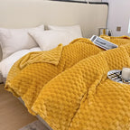 Throw Blanket | Soft Velvet & Checkered Pattern | 3 Sizes