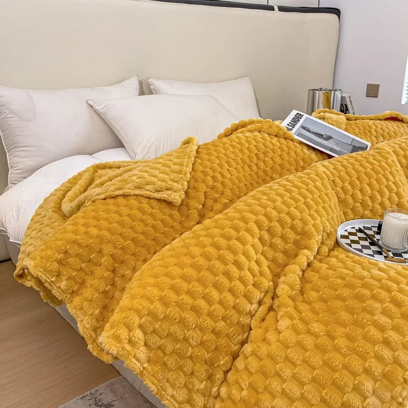 Throw Blanket | Soft Velvet & Checkered Pattern | 3 Sizes