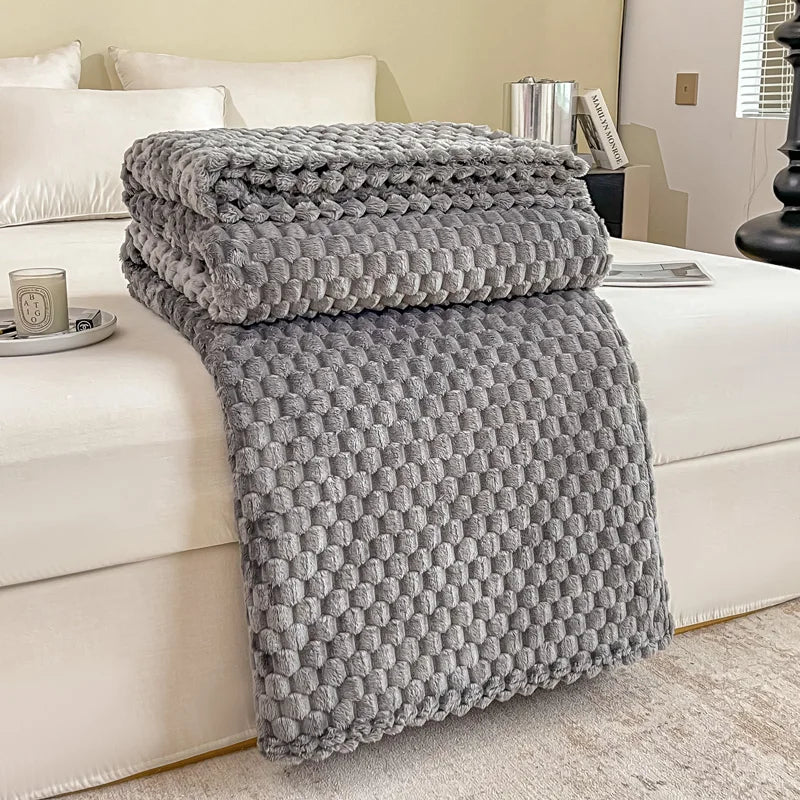 Throw Blanket | Soft Velvet & Checkered Pattern | 3 Sizes