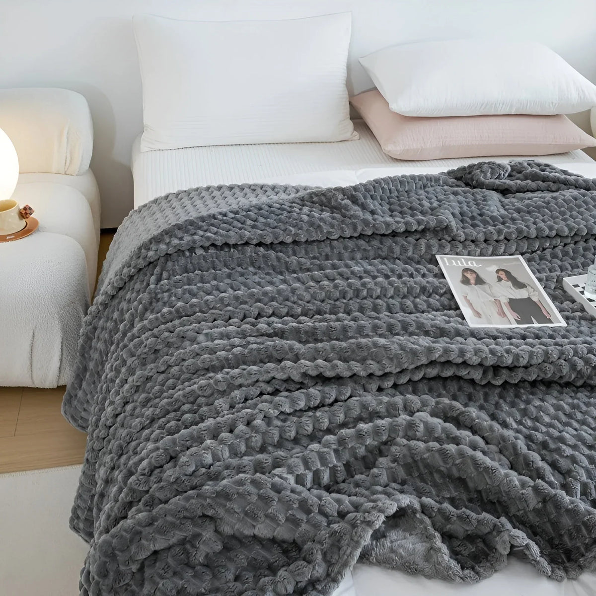 Throw Blanket | Super Soft Microfiber & Heat-Insulating | 70 x 100 cm