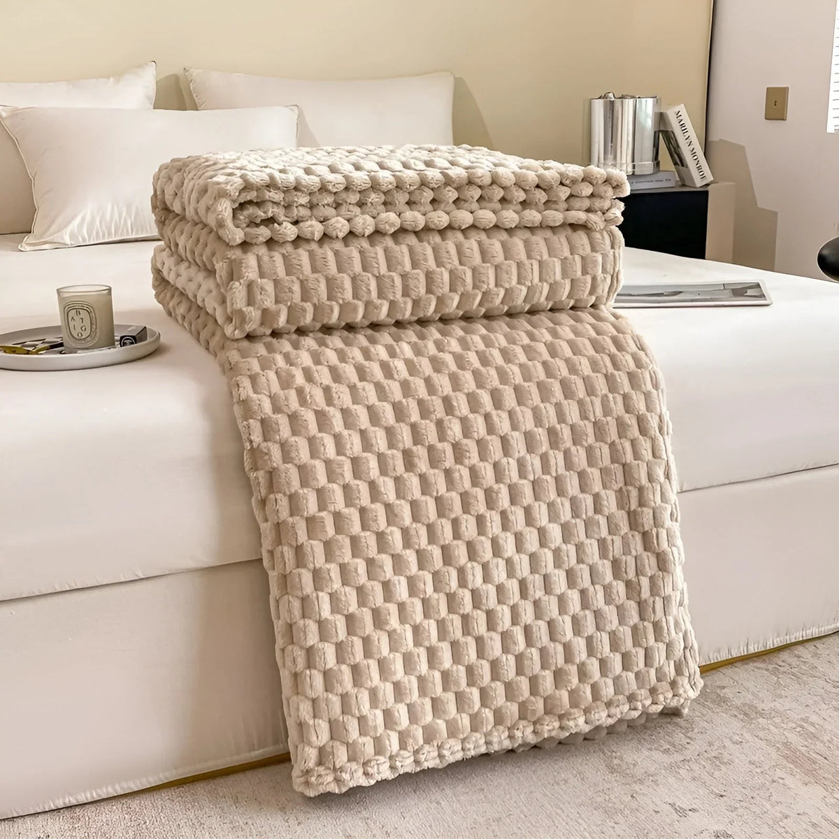 Throw Blanket | Super Soft Microfiber & Heat-Insulating | 70 x 100 cm